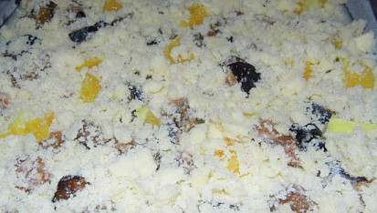 Dvacetiminutový švestkový koláč, Před upečením