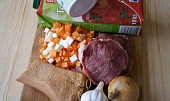 Hovězí plátky (kostky) v zelenině na rajčatové šťávě, Část použitých surovin