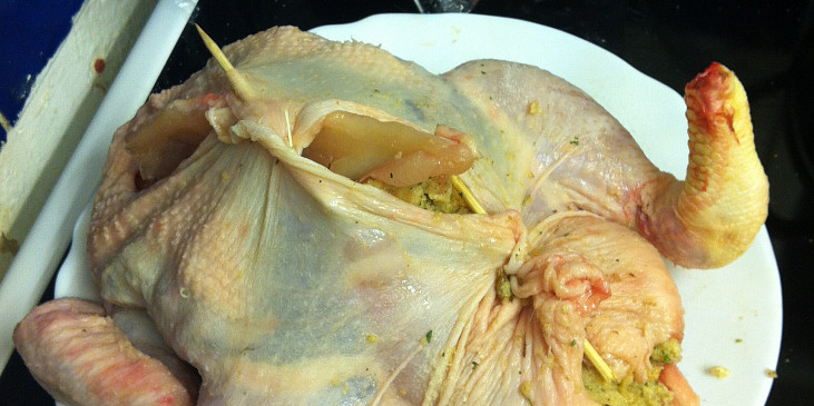 Kuře s houbovou nádivkou místo prsou