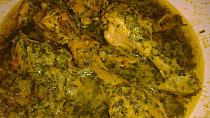 Kuře v zelené chilli-mátovo-koriandrové omáčce