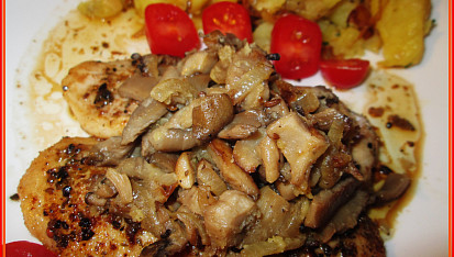 Kuřecí steak s hlívovou čepičkou, detail...