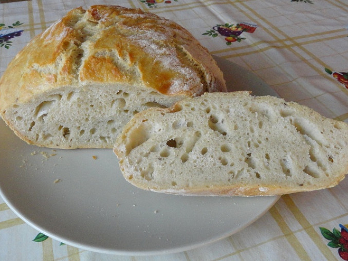 Levný chléb od Ládi Hrušky, tento vytvořil můj muž druhý den po odvysílání receptu