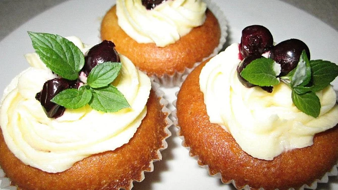 Muffiny s černým rybízem