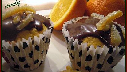 Muffiny z vařeného pomeranče s čokoládovým ganache