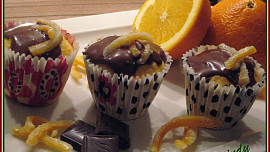 Muffiny z vařeného pomeranče s čokoládovým ganache