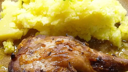 Nutrie (králík) pečená v marinádě