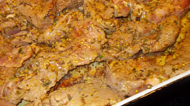 Pečené vepřové plátky  se sýrovým nádivkovým  překvapením