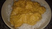 Pistáciová kuřecí korma, hotová korma
