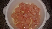 Pistáciová kuřecí korma, marinované kuře