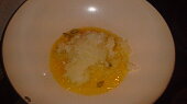 Pistáciová kuřecí korma (cibule)