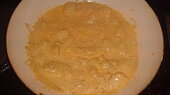 Pistáciová kuřecí korma (přidala jsem jogurt a šafránové mléko)