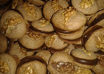 Placičky s vlašskými ořechy a karamelovým krémem