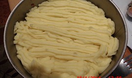 Ragú z mletého masa zapečené s bramborovou kaší(v originále cottage pie)