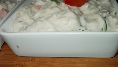 Rybí pochoutka z Korunních  sardinek, barevné zeleniny a zakysané smetany