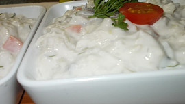 Rybí pochoutka z Korunních  sardinek, barevné zeleniny a zakysané smetany