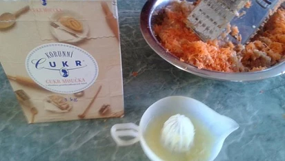 Salát z mrkve, jablek a citronu