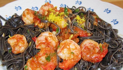 Sépiové linguine s krevetami
