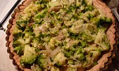 Slaný koláč s brokolicí a olomouckými tvarůžky
