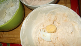 Tři  druhy  pomazánek z jednoho základu