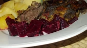 Vepřová játra se  šalvějí, zapečená v pikantním kabátku