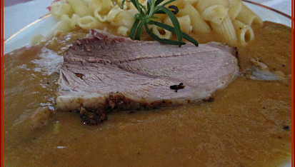 Vepřová plec v paprikové omáčce