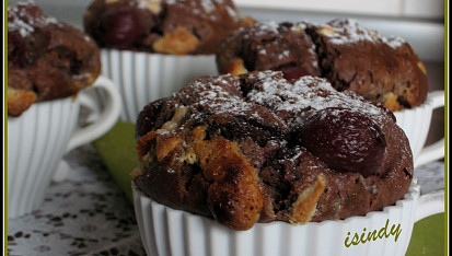 Višňové muffiny s čokoládou