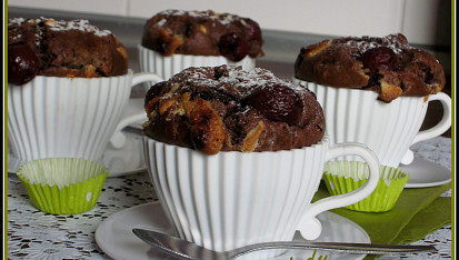 Višňové muffiny s čokoládou