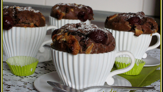 Višňové muffiny s čokoládou