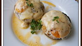 Žampiony s uzeným a vejci, zapečené s Mozzarellou (Žampiony servírujeme přelité puštěnou šťávou)