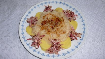 Zelí s anglickou a cibulí
