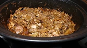 Bigos v pomalém hrnci, v hrnci hotovo