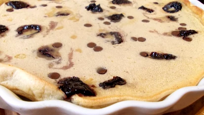 Blažené švestky ả la clafoutis, Upečeno - okraje těsta se krásně oddělují od vymazané formy