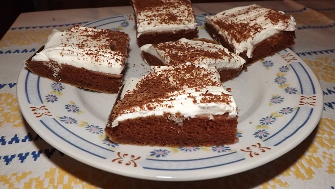 Bláznivý koláč ke kafíčku