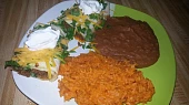 Burrito s mletým masem a mexická rýže