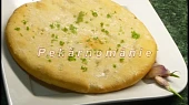 Chlebové česnekové placky