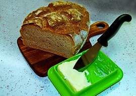 Domácí chleba bez kvasnic (domácí kváskový chléb)