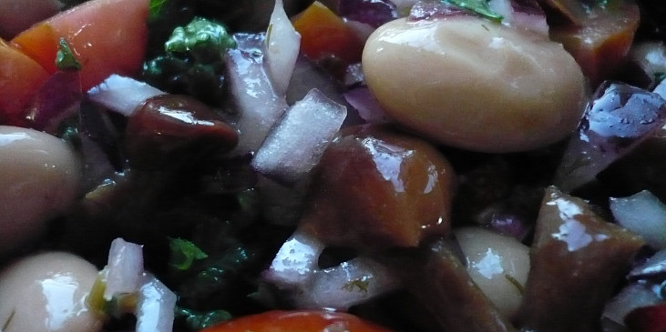 Fazolový salát se sladkokyselou zálivkou