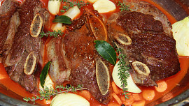 Hovězí pečeně s pikantní omáčkou s brandy