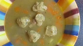 Kaldounová polévka v pomalém hrnci s drožďovými knedlíčky