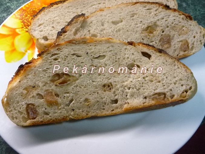 Klasický kváskový chléb se škvarky (z remosky nebo trouby)