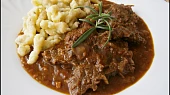 Kližka v zelenině, na černém pivu - připraveno v papiňáku, Kližka v zelenině,na černém pivu