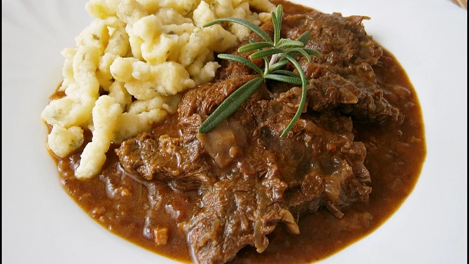 Kližka v zelenině, na černém pivu - připraveno v papiňáku, Kližka v zelenině,na černém pivu