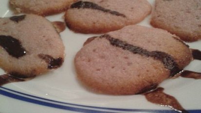 Křehké "jahodové" pusinky