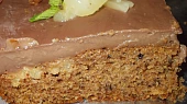 Křehký perník s  kávou, ovocem a karamelovým pudingem