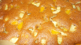 Křehký perník s  kávou, ovocem a karamelovým pudingem