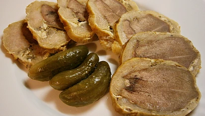 Kuřecí roláda plněná vepřovým jazykem