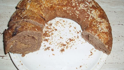 Kynutá perníková bábovka s jablečnou náplní