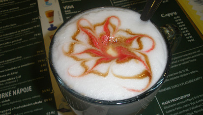 Latte z restaurace