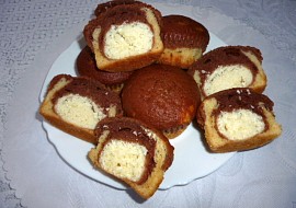 Muffiny s tvarohovo - kokosovým překvapením