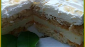 Piškotové řezy s jablky, pudinkem a citronovou šlehačkou